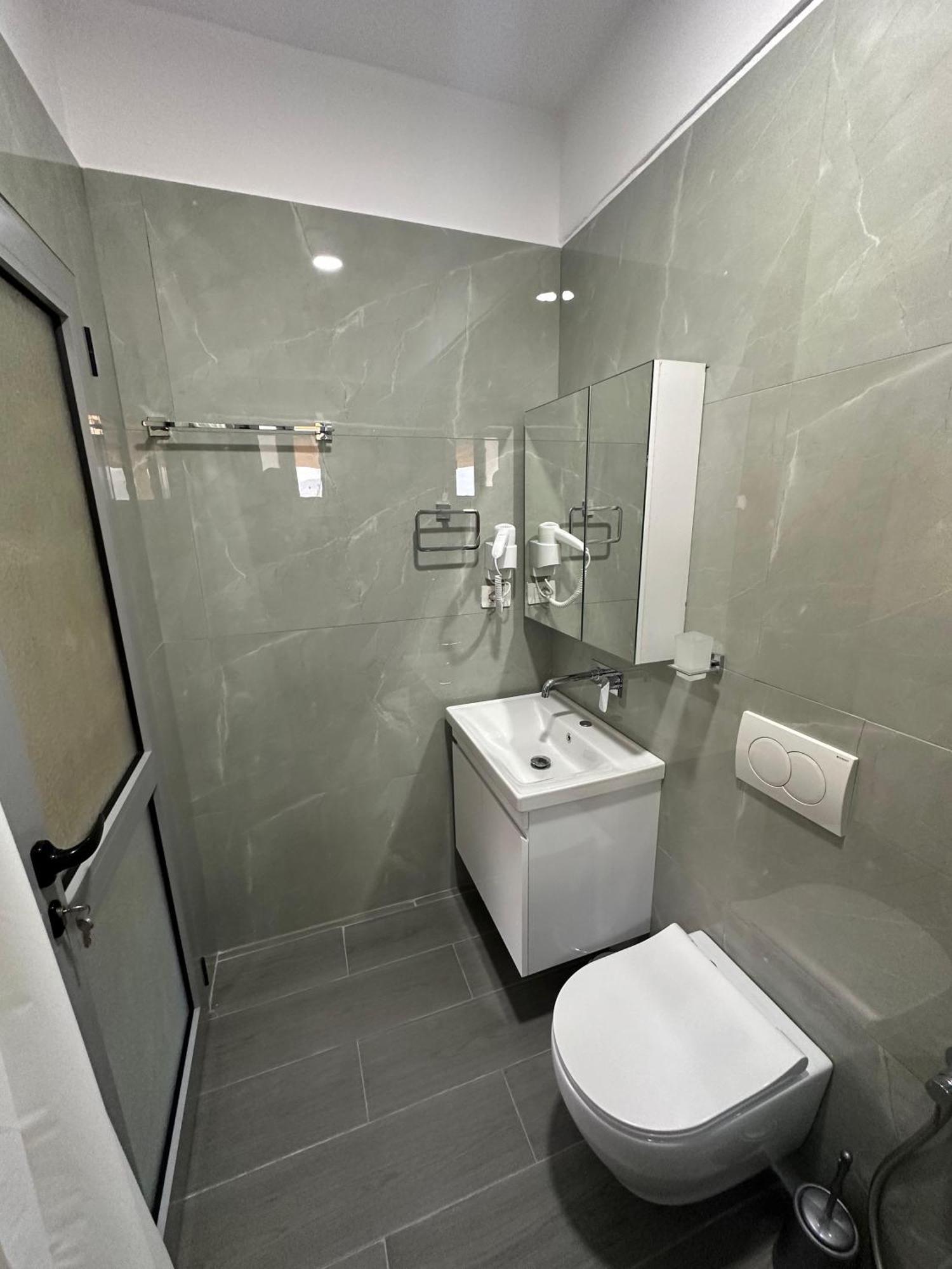 River Bridge Private Room Gjirokastër 外观 照片